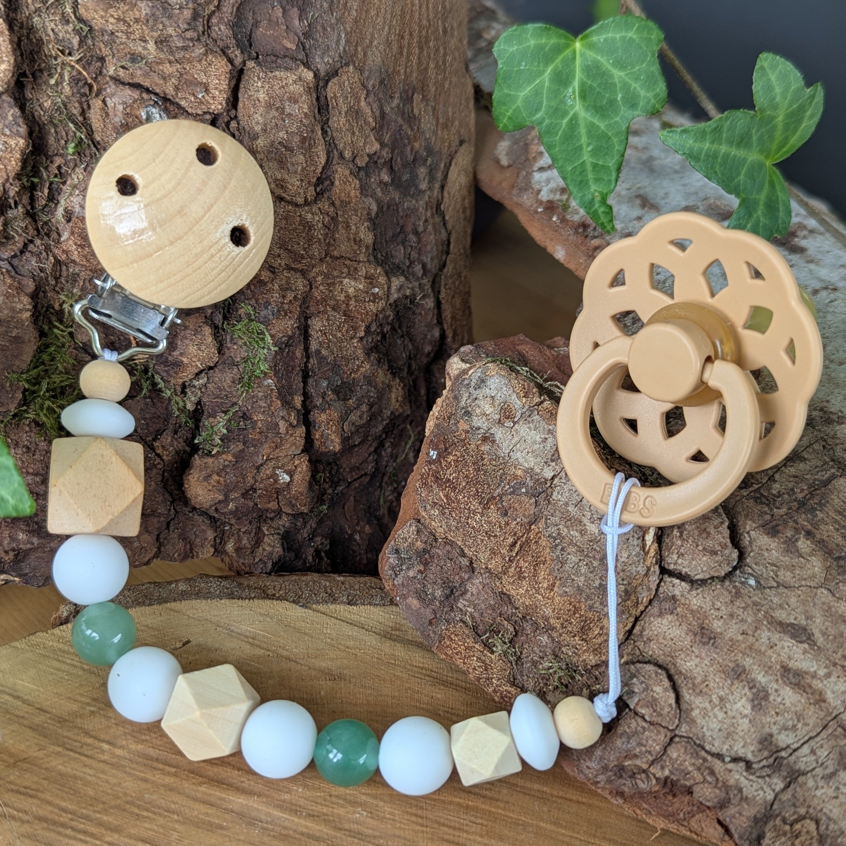 Attache-Tétine AVENTURINE VERTE - Canalisation - Modèle ORIGINE - Bois, Pierre et Silicone sans BPA