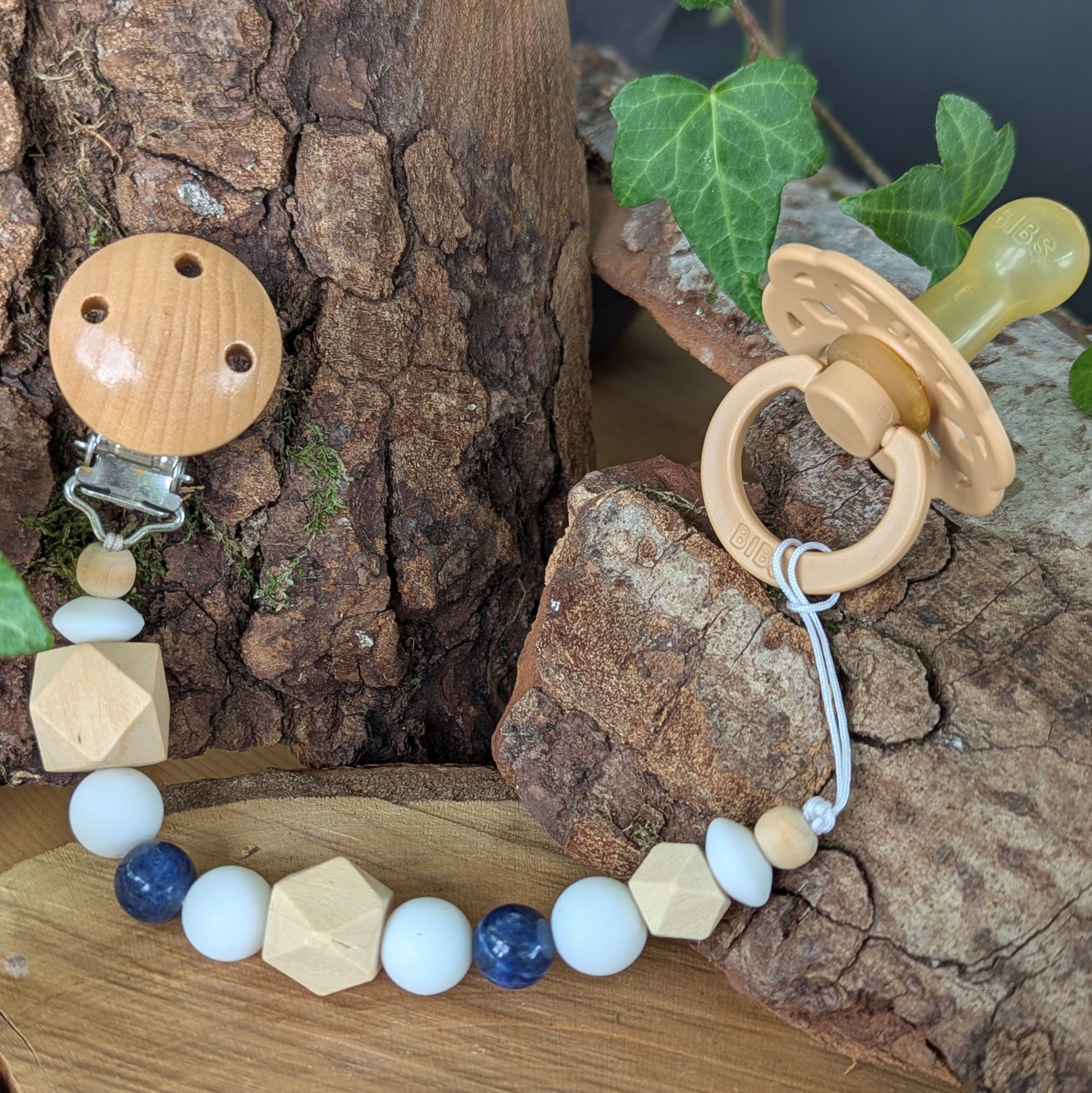 Attache-Tétine SODALITE - Hypersensibilité - Modèle ORIGINE - Bois, Pierre et Silicone sans BPA
